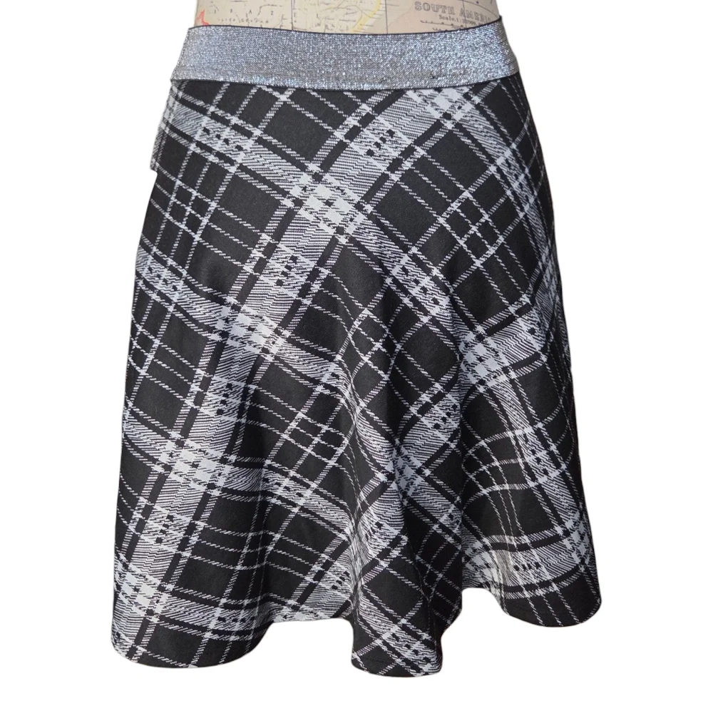 Zunie Size 14 Preppy Black White Plaid Mini Skirt Silver Waistband NWT Academia